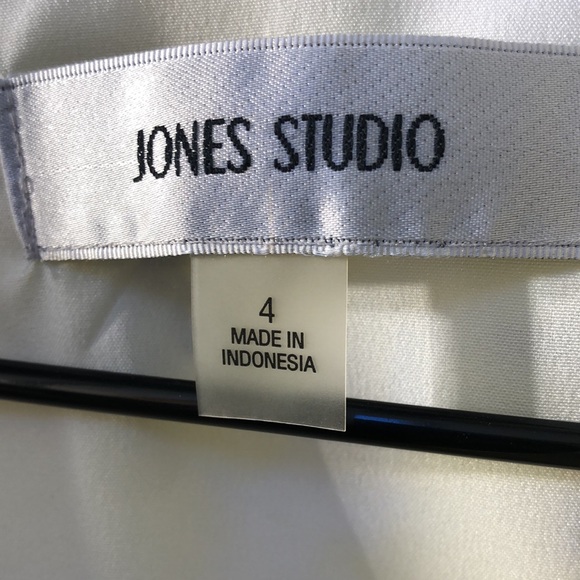 Yellow flowers dress - Picture 4 of 4